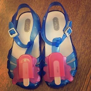 10K Mini Melissa melting pop sandals.